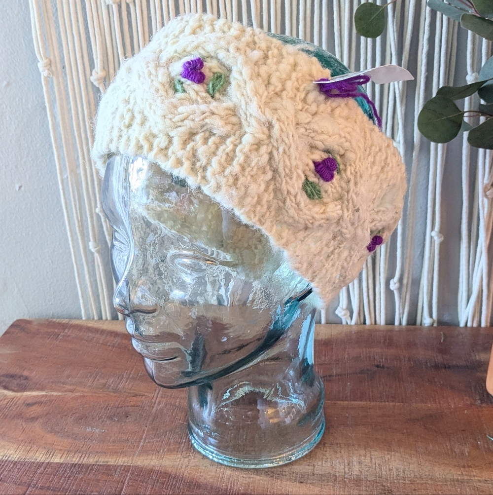 Artisanal Wool Cable Knit Headband with Purple Floral Embroidery - Chile
